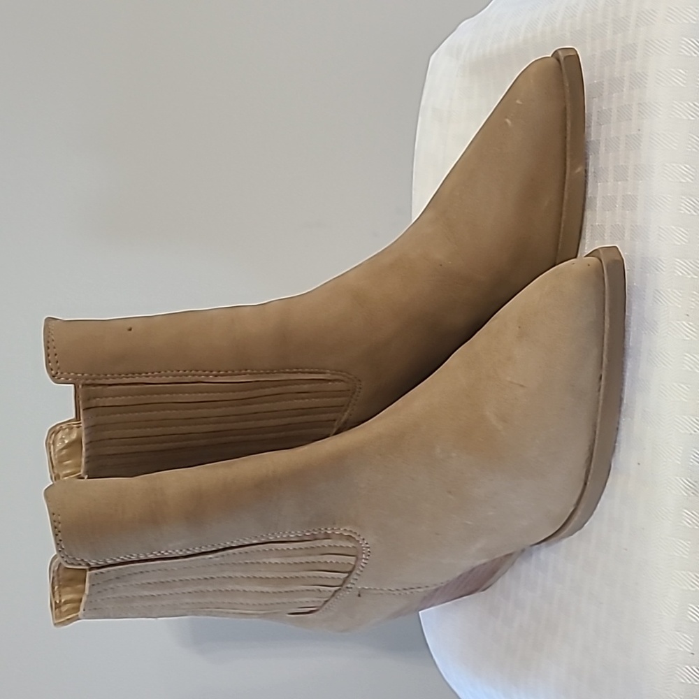 Steve Madden Leather Nubuck Short Terezza boots Sz 6